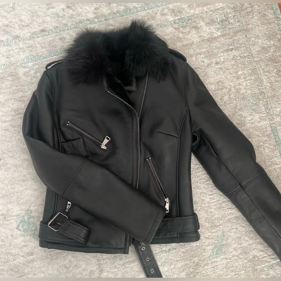 100% Leather Jacket, New never worn, size M